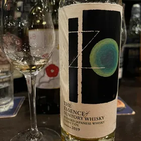 The Essence of Suntory Whisky <Clean Type>