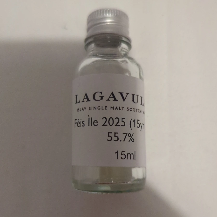 Lagavulin Fèis Ìle 2025 (15 year old)