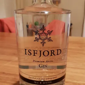 Isfjord Premium arctic gin